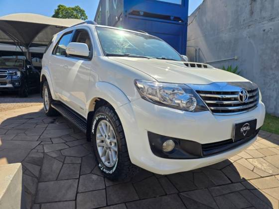 TOYOTA HILUX SW4 3.0 SRV 4X4 16V TURBO INTERCOOLER DIESEL 4P AUTOMÁTICO TOYOTA HILUX SW4 3.0 SRV 4X4 16V TURBO INTERCOOLER DIESEL 4P AUTOMÁTICO